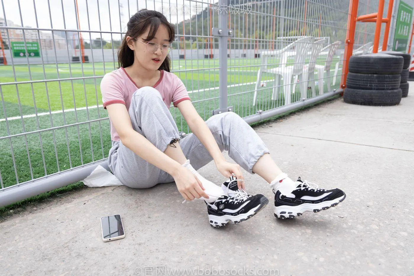 [BoBoSocks袜啵啵]NO.016 熊熊-斯凯奇运动鞋、棉袜（踩脏）、裸足 [147P]插图3